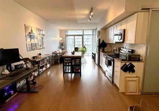 105-the-queensway-avenue-toronto-ontario-w12679398