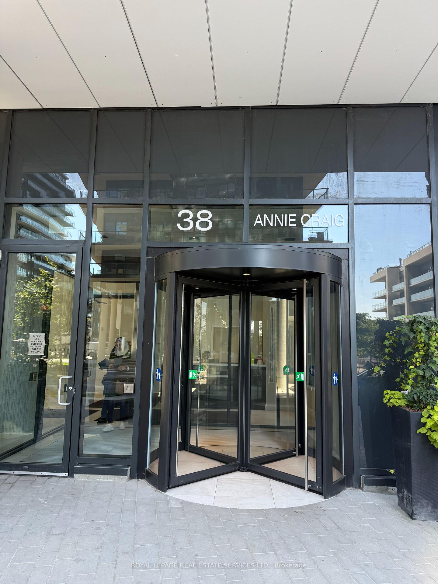 38-annie-craig-drive-etobicoke-ontario-w12679580