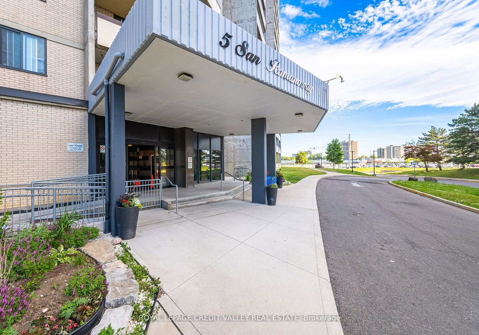 5-san-romanoway-york-ontario-w12679584