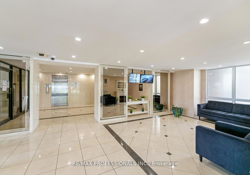 1515-lakeshore-road-e-mississauga-ontario-w12680086