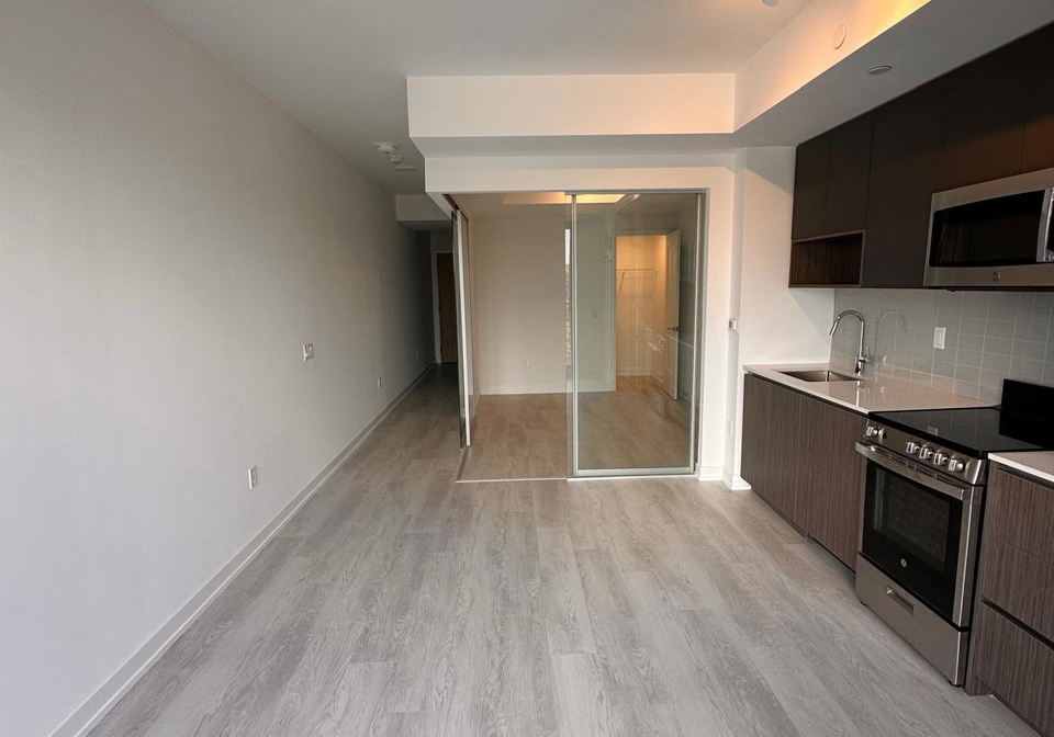 801-the-queensway-etobicoke-ontario-w12681116