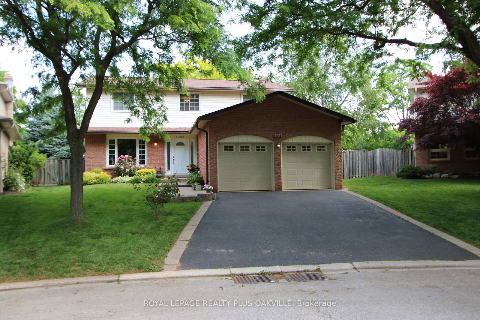 1303-henley-place-oakville-ontario-w12681176