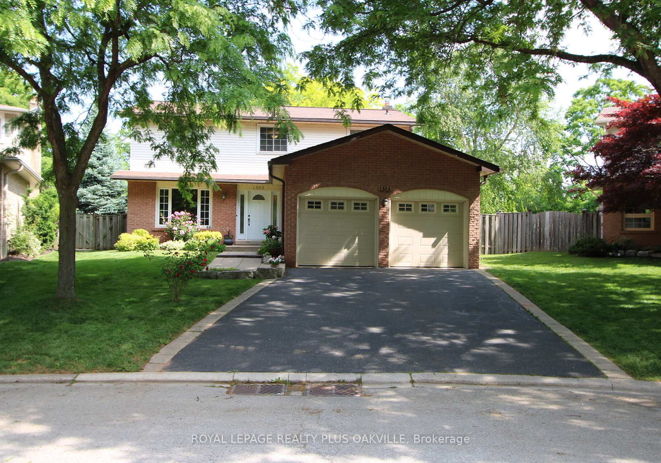 1303-henley-place-oakville-ontario-w12681176