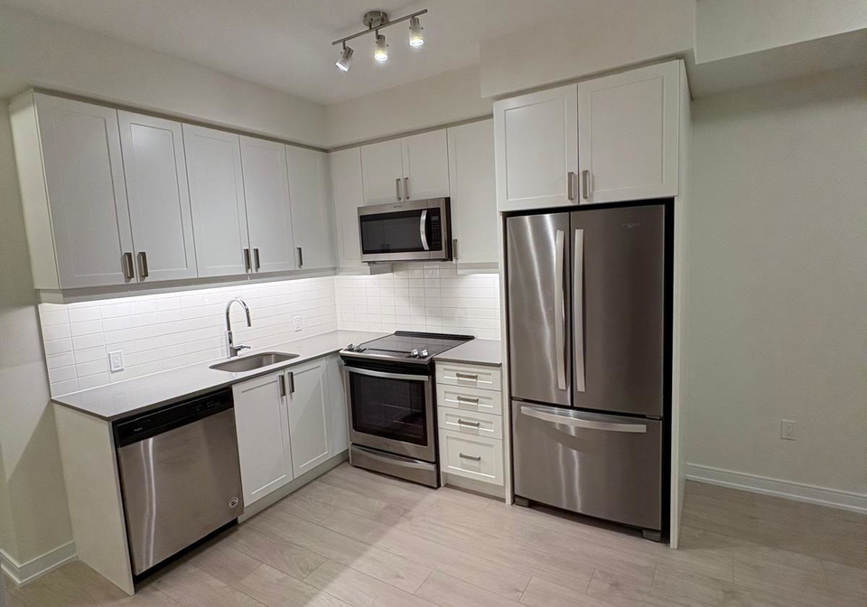 8-nahani-way-mississauga-ontario-w12683620