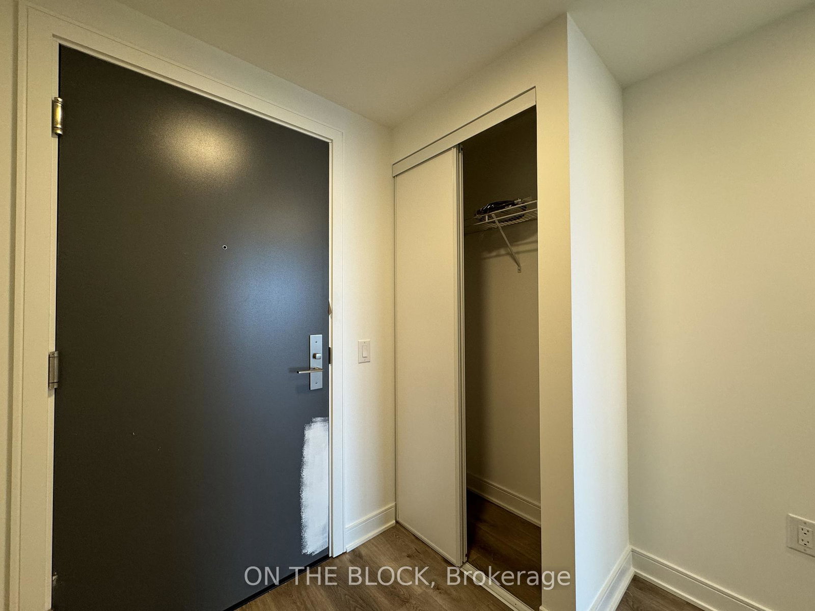 86-dundas-street-e-mississauga-ontario-w12684224