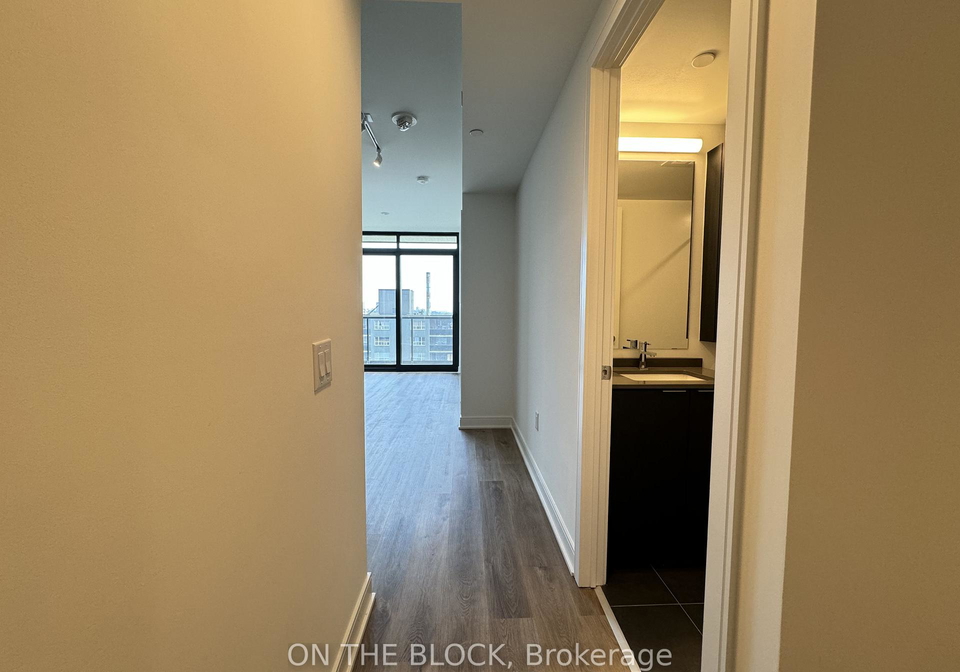 86-dundas-street-e-mississauga-ontario-w12684224