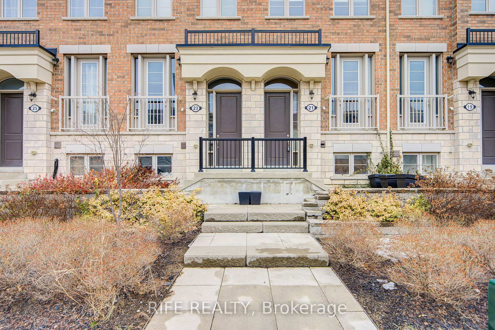 21-edward-horton-crescent-etobicoke-ontario-w12684430