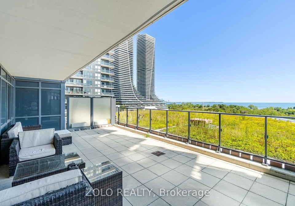 2212-lakeshore-boulevard-w-etobicoke-ontario-w12684590