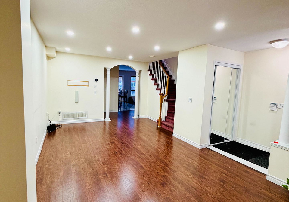 45-seaside-circle-brampton-ontario-w12684748