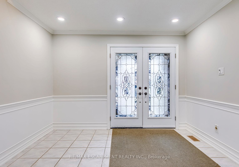 1362-pilgrims-way-oakville-ontario-w12685148