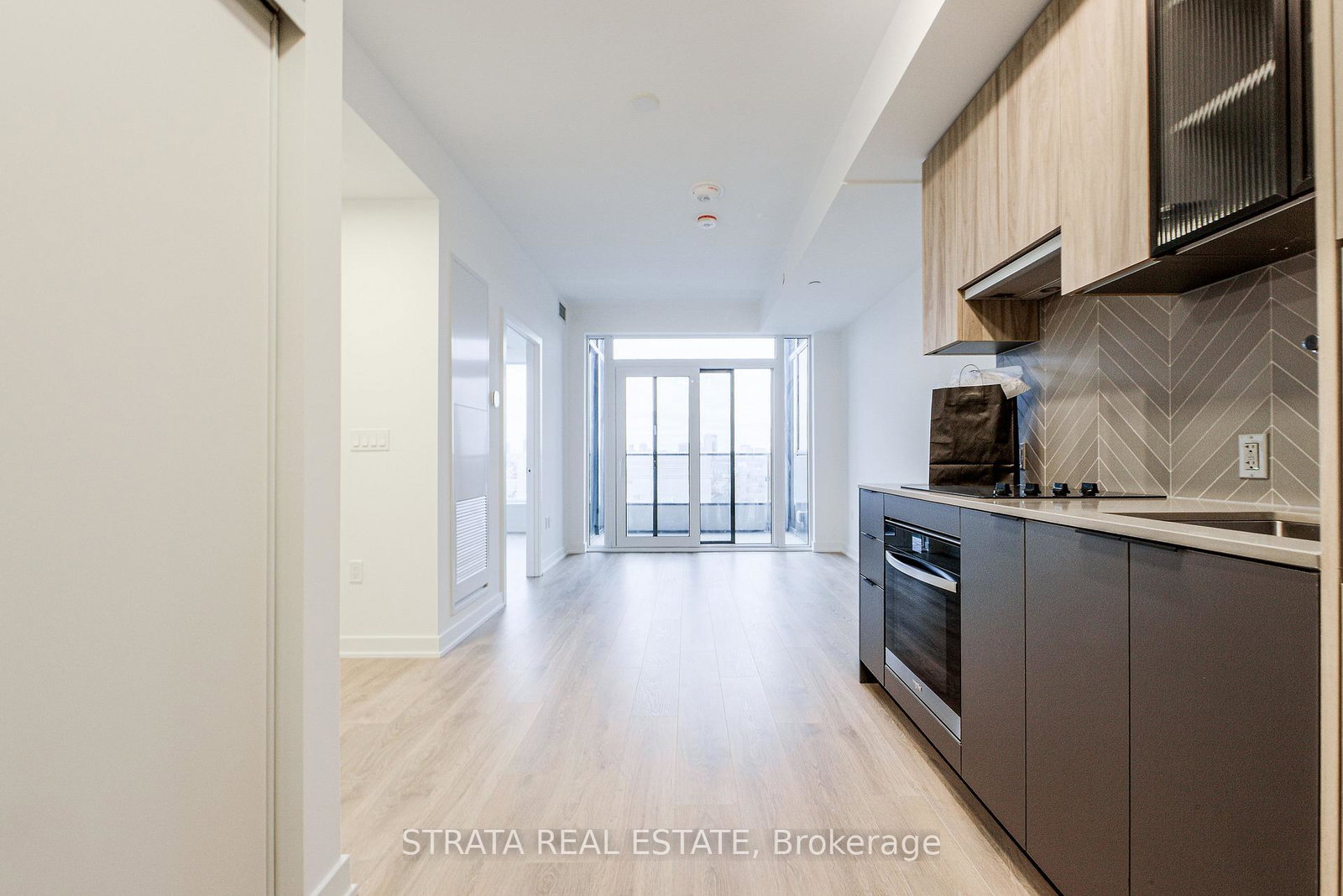 1037-the-queensway-avenue-etobicoke-ontario-w12685400