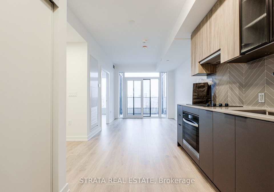1037-the-queensway-avenue-etobicoke-ontario-w12685400