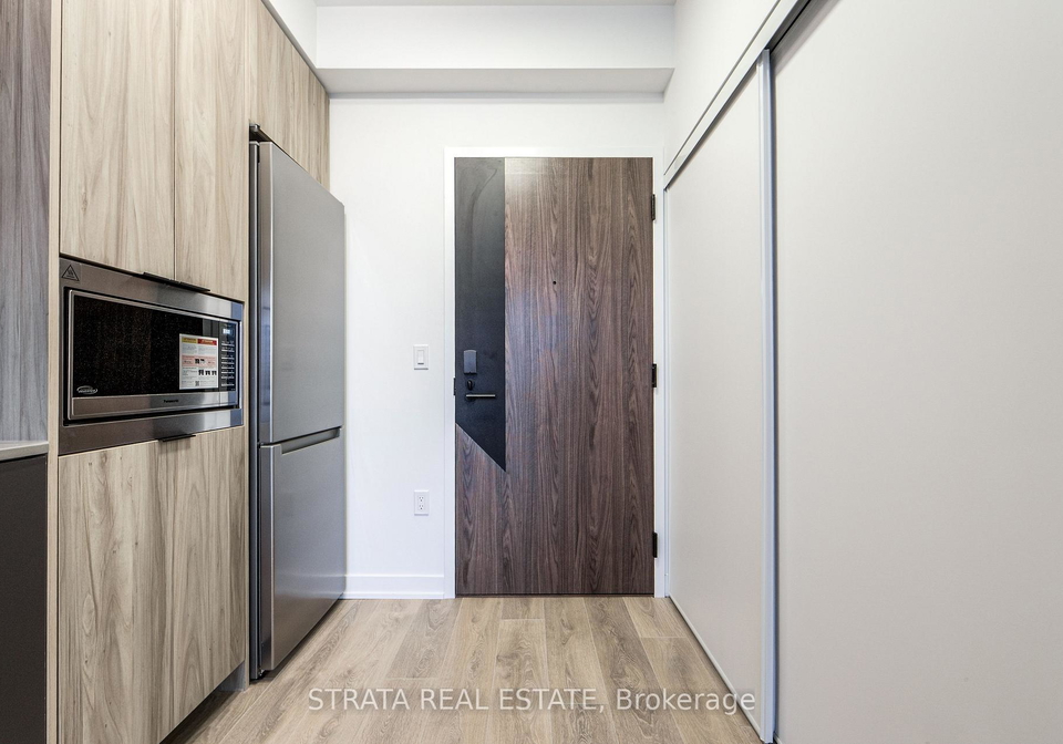 1037-the-queensway-avenue-etobicoke-ontario-w12685400