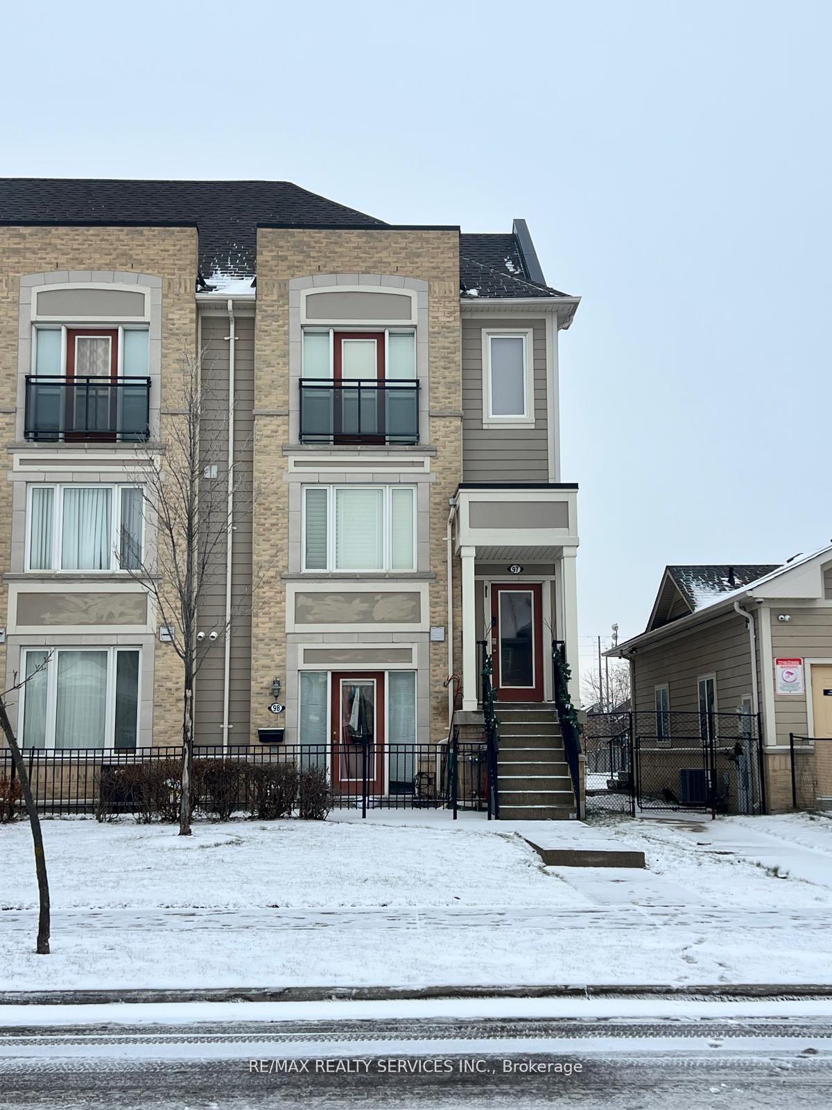 60-fairwood-circle-brampton-ontario-w12685766
