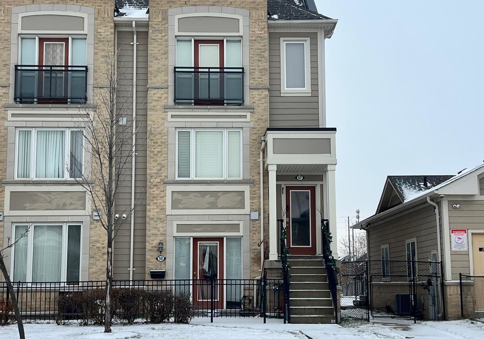 60-fairwood-circle-brampton-ontario-w12685766
