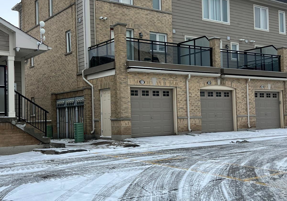 60-fairwood-circle-brampton-ontario-w12685766