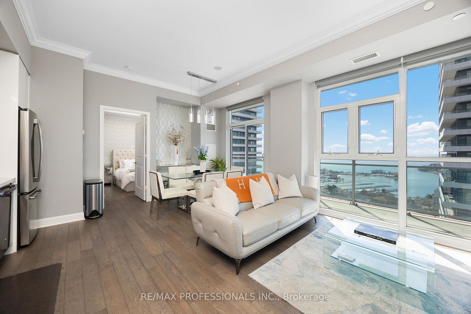33-shore-breeze-drive-etobicoke-ontario-w12685892