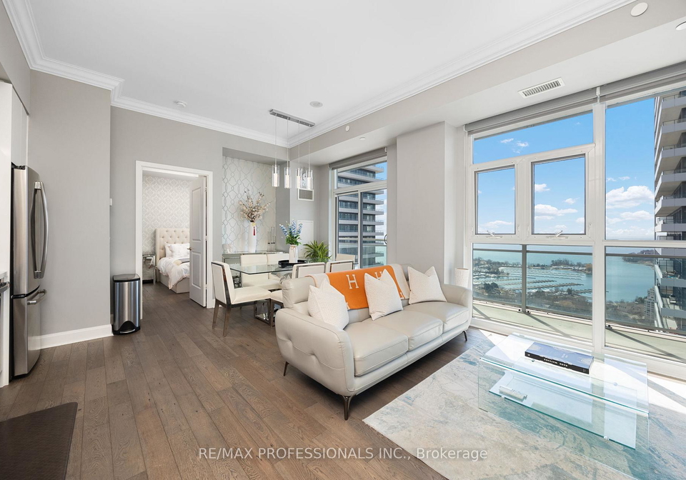 33-shore-breeze-drive-etobicoke-ontario-w12685892
