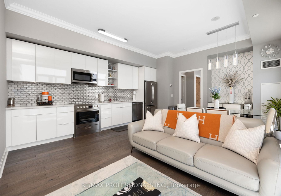 33-shore-breeze-drive-etobicoke-ontario-w12685892