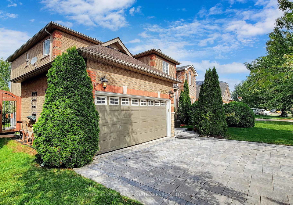 3074-shannon-crescent-oakville-ontario-w12685900