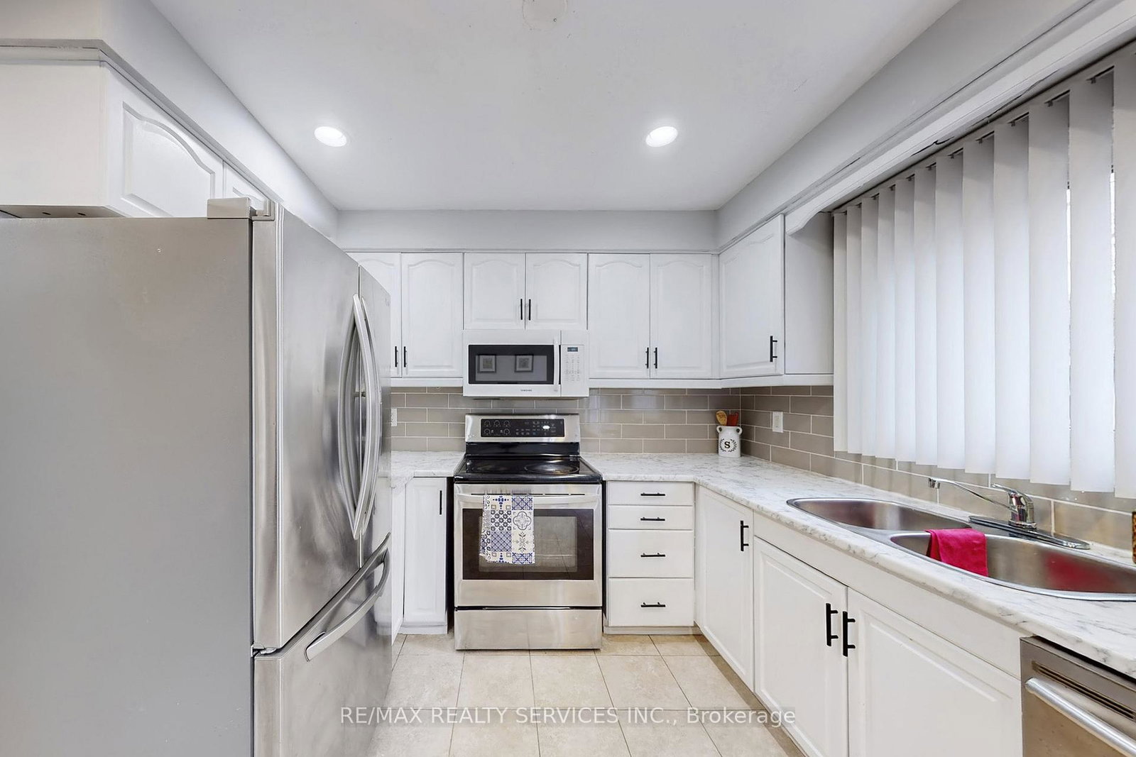 8-stephensen-court-brampton-ontario-w12685930