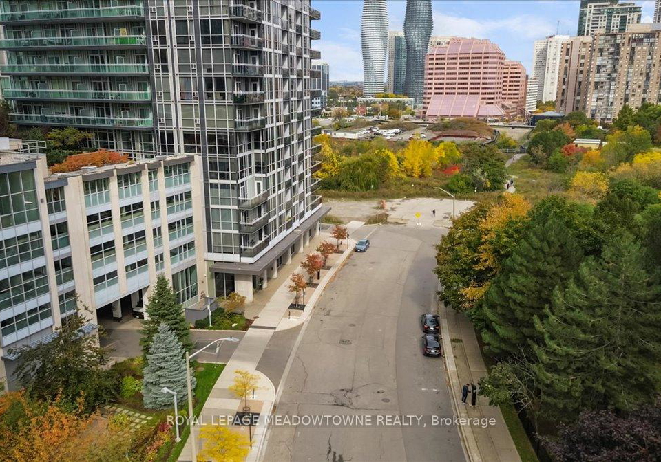 220-burnhamthorpe-road-w-mississauga-ontario-w12686240