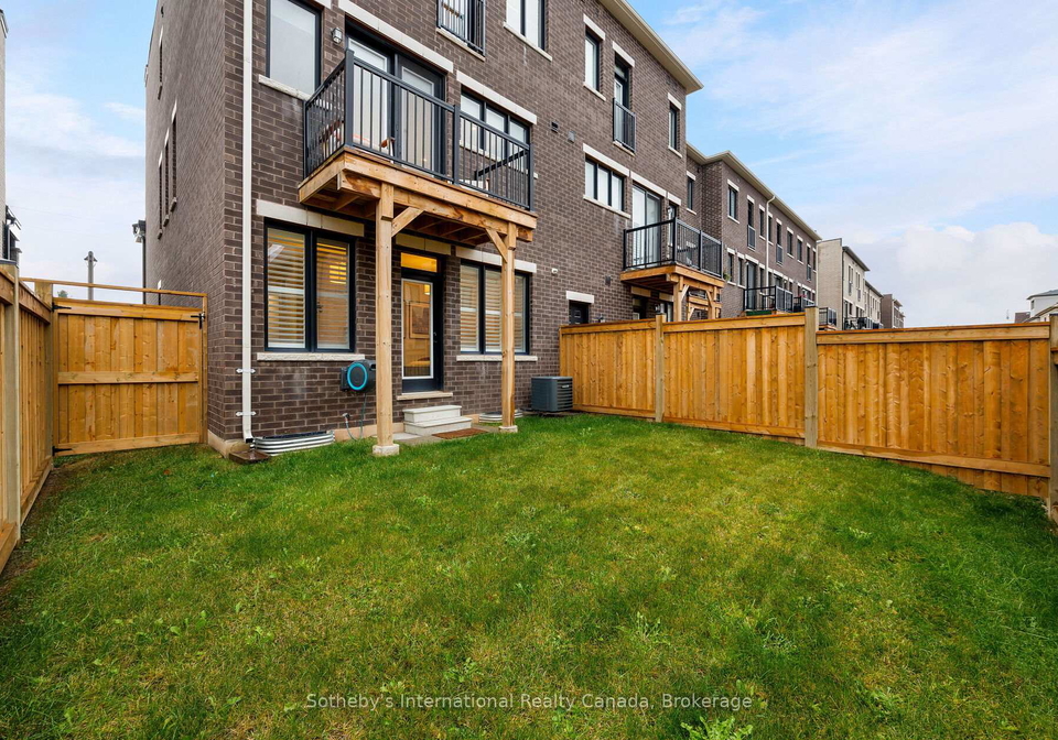 1478-yellow-rose-circle-oakville-ontario-w12686916