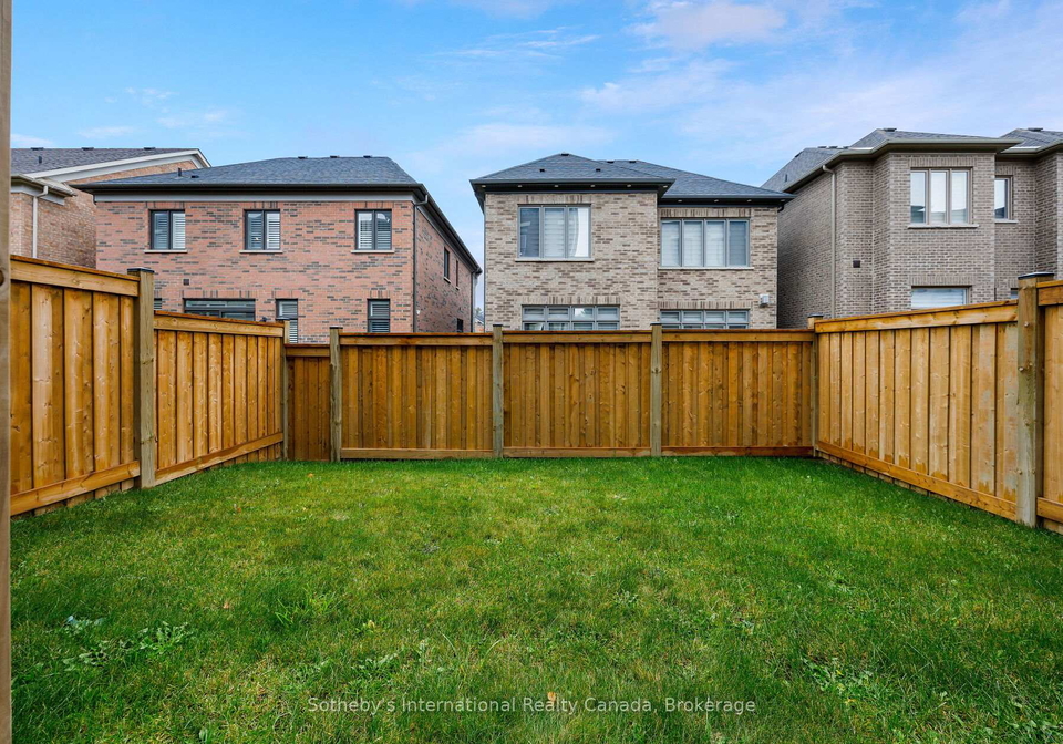 1478-yellow-rose-circle-oakville-ontario-w12686916