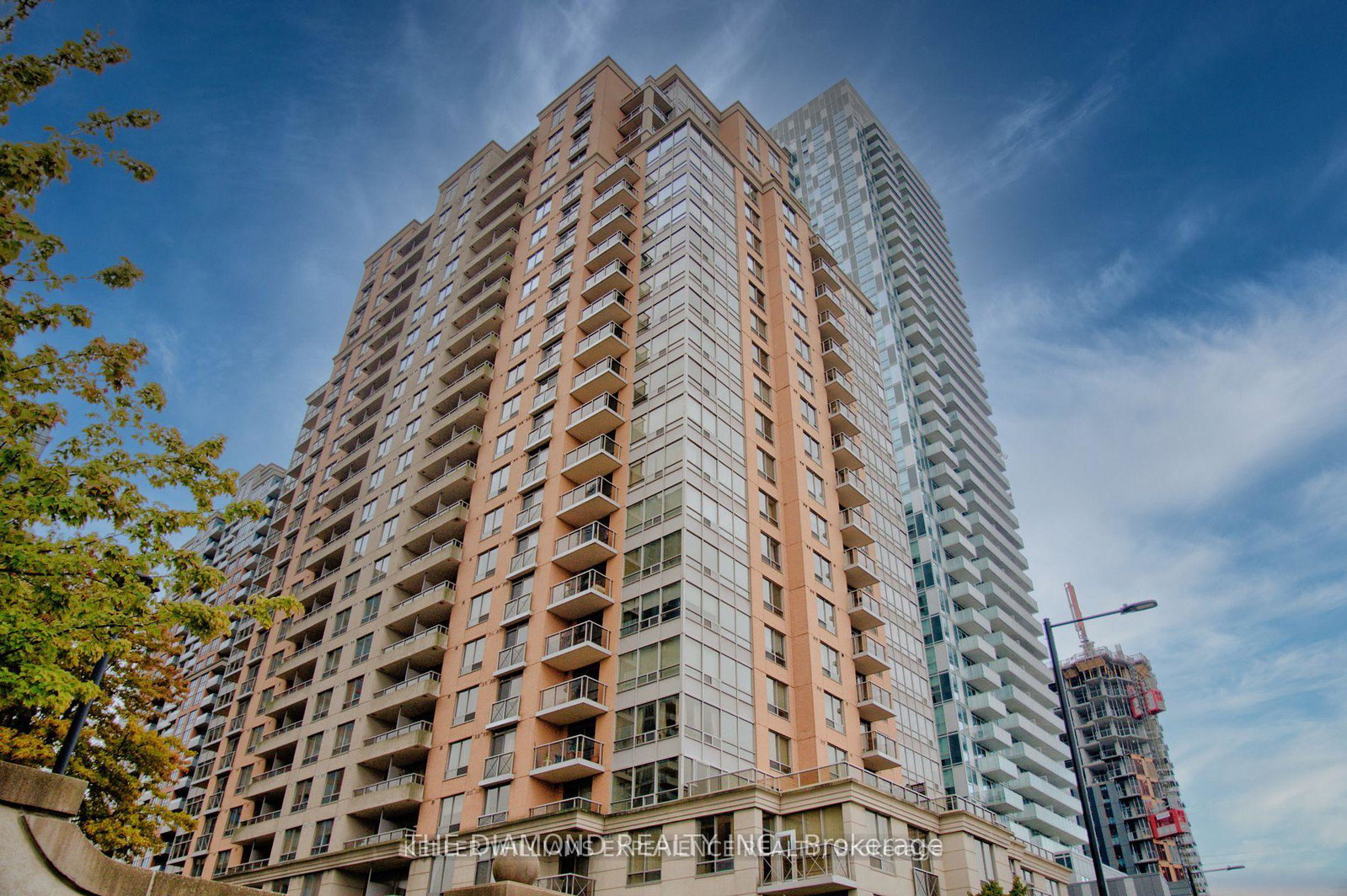 5233-dundas-street-w-etobicoke-ontario-w12687302