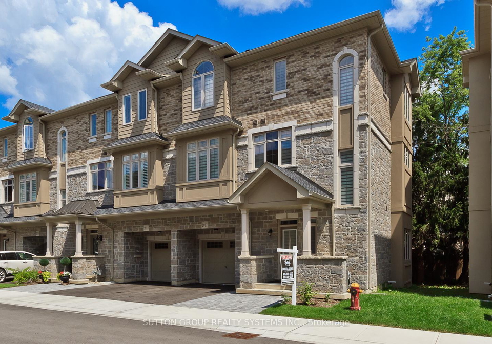 2011-deerview-common-road-oakville-ontario-w12687500