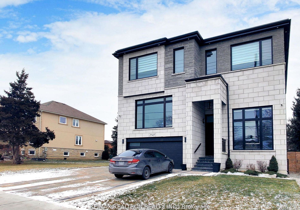 2545-glengarry-road-mississauga-ontario-w12687642