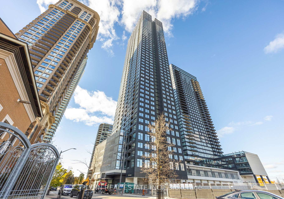 395-square-one-drive-mississauga-ontario-w12687742
