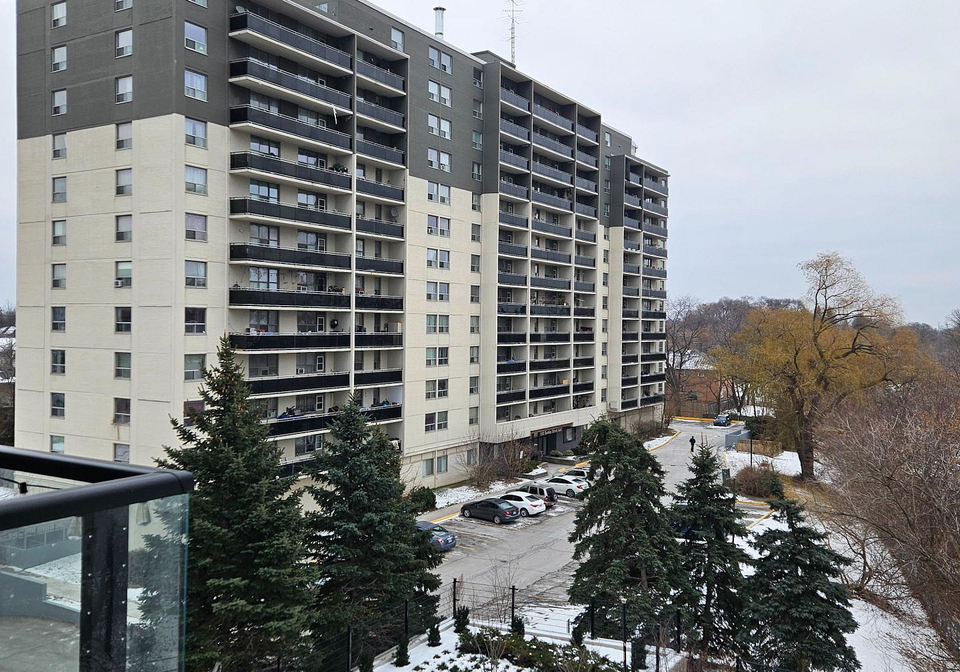 86-dundas-street-e-mississauga-ontario-w12687796