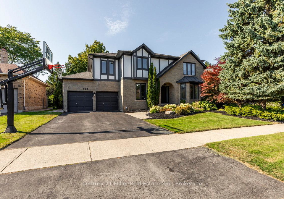 1031-masters-green-oakville-ontario-w12688792
