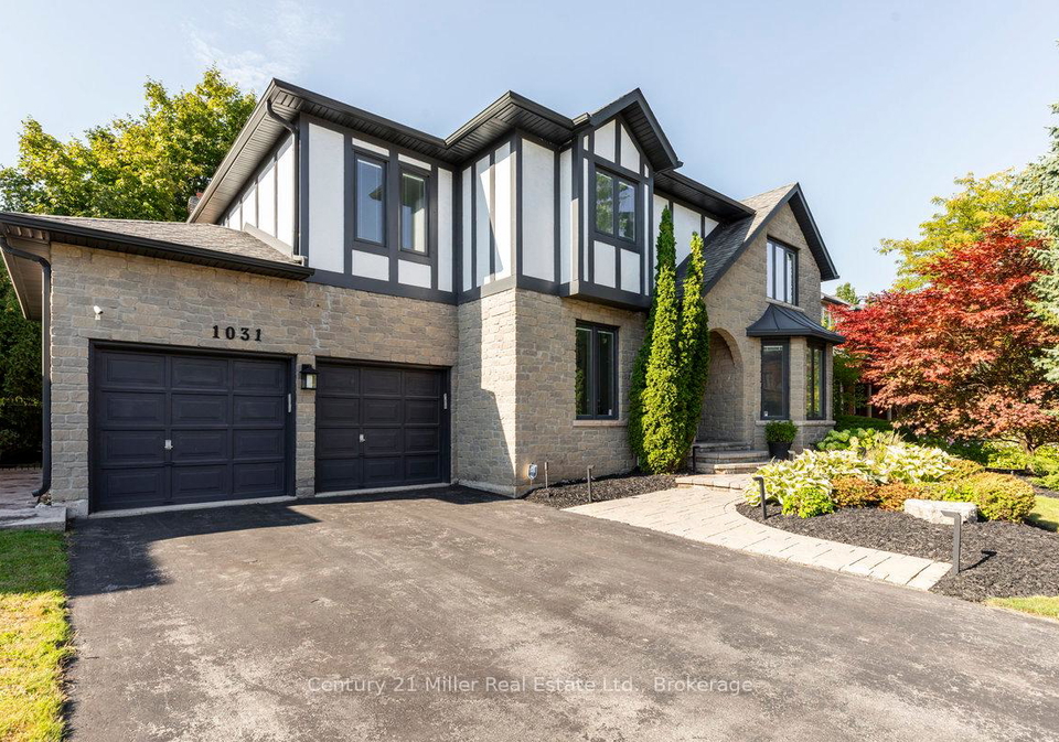 1031-masters-green-oakville-ontario-w12688792