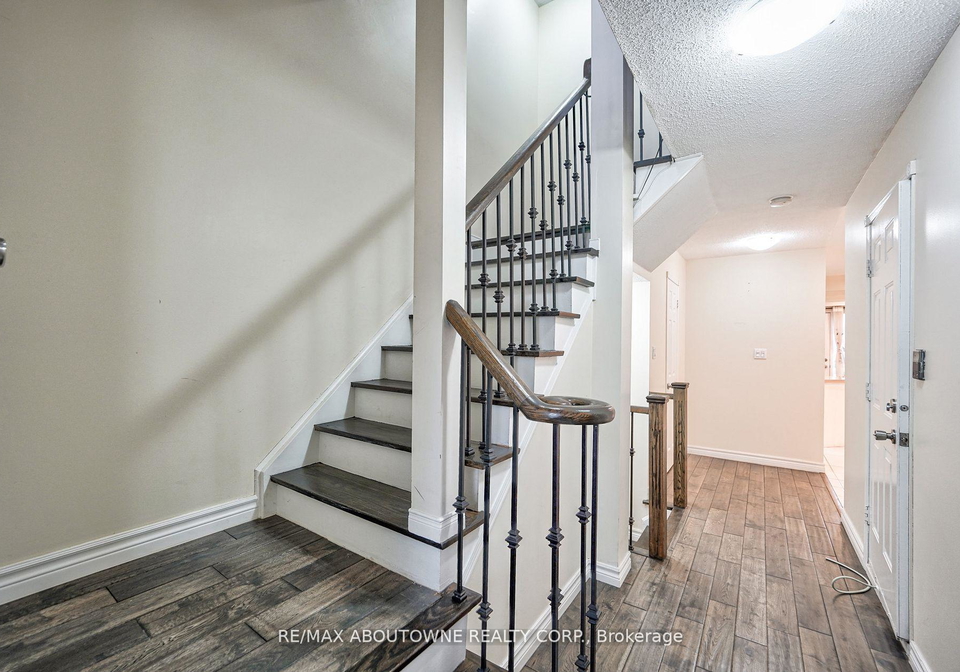 455-apache-court-e-mississauga-ontario-w12688946