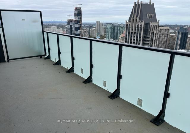 430-square-one-drive-w-mississauga-ontario-w12689596