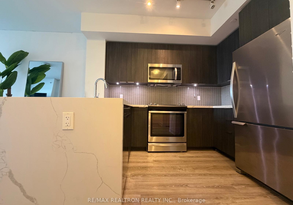 20-shorebreeze-drive-etobicoke-ontario-w12689972