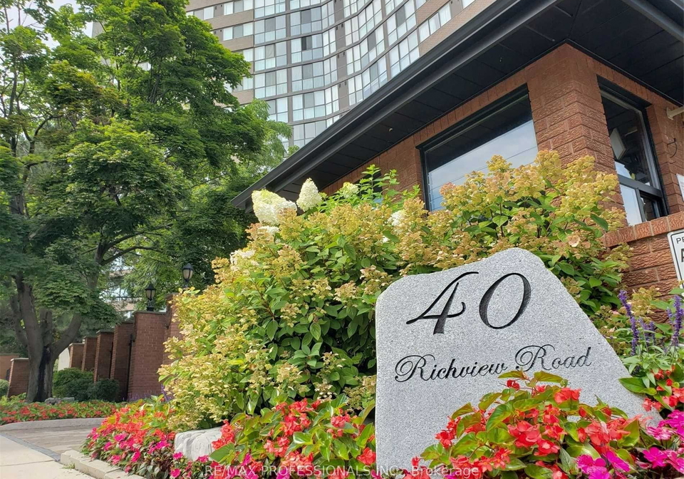 40-richview-road-etobicoke-ontario-w12690868