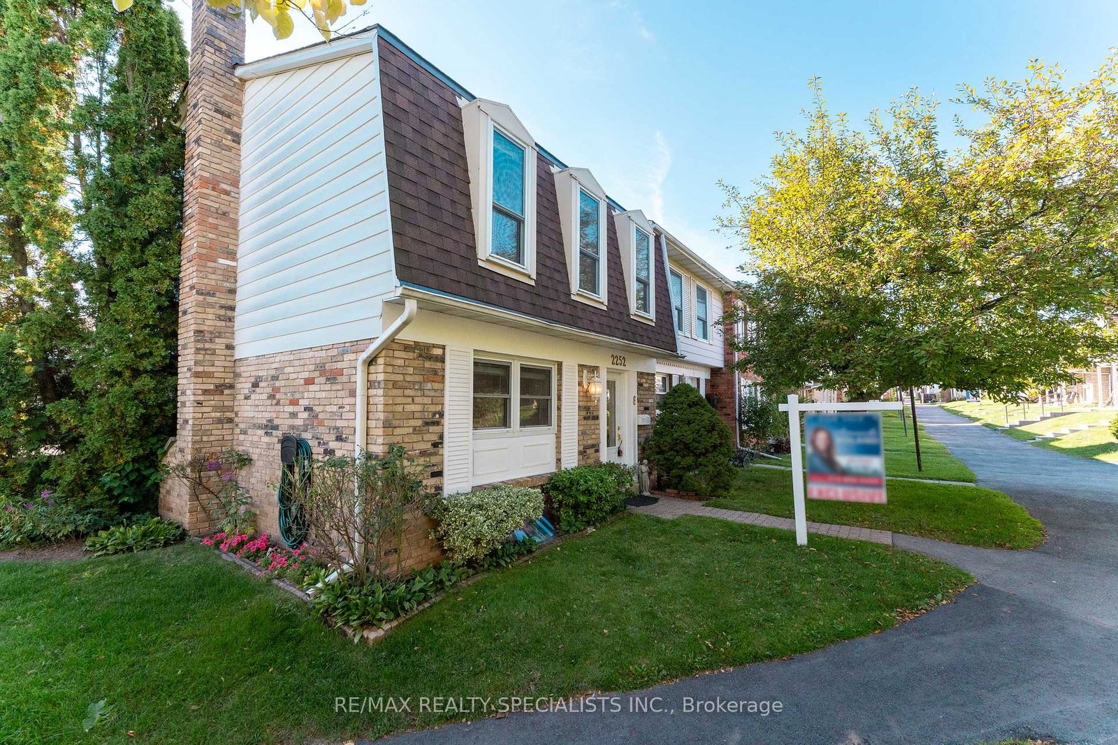 2252-upper-middle-road-burlington-ontario-w12690878