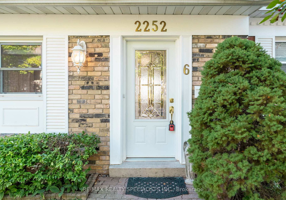 2252-upper-middle-road-burlington-ontario-w12690878