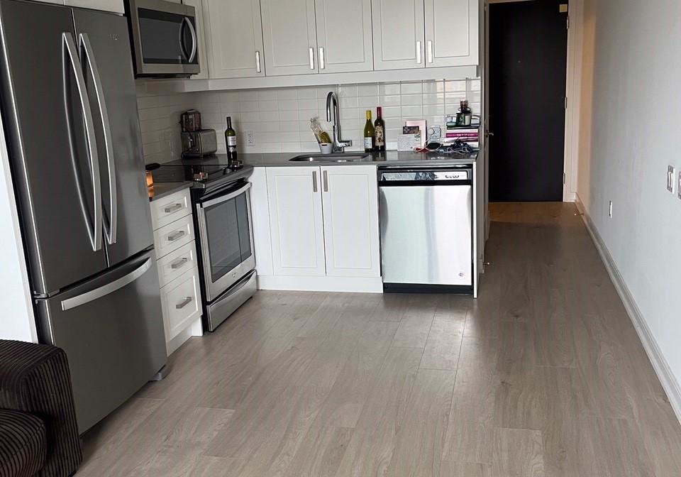 8-nahani-way-mississauga-ontario-w12691096