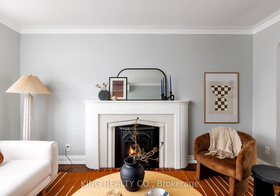 6-glamis-avenue-toronto-ontario-w12691944