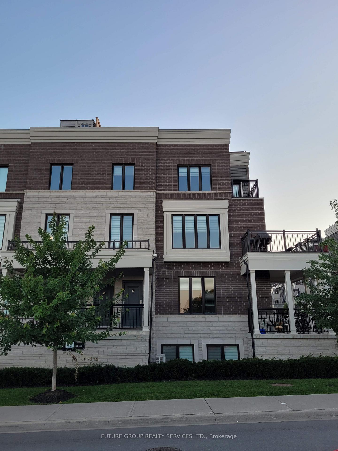 70-eastwood-park-gardens-etobicoke-ontario-w12692432
