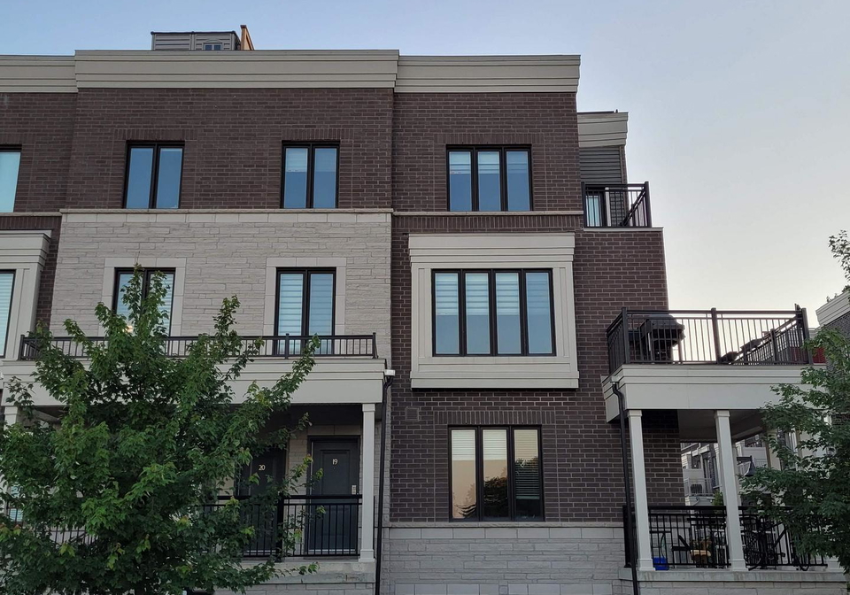 70-eastwood-park-gardens-etobicoke-ontario-w12692432