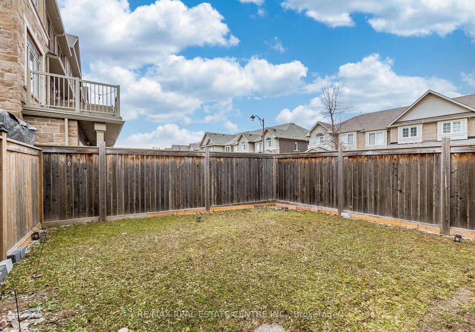 3254-mockingbird-common-oakville-ontario-w12692506