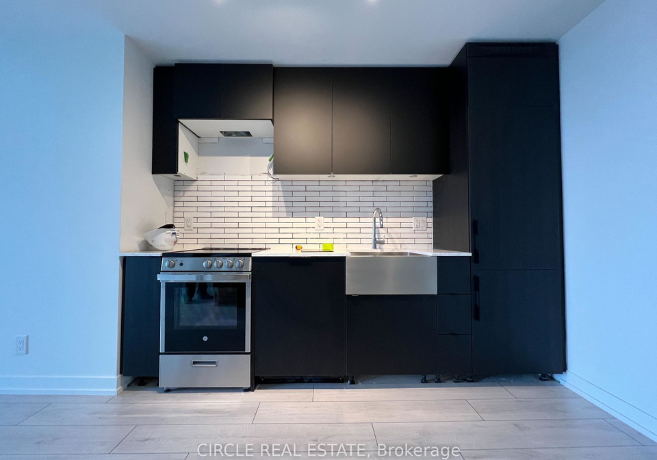270-dufferin-street-toronto-ontario-w12693410