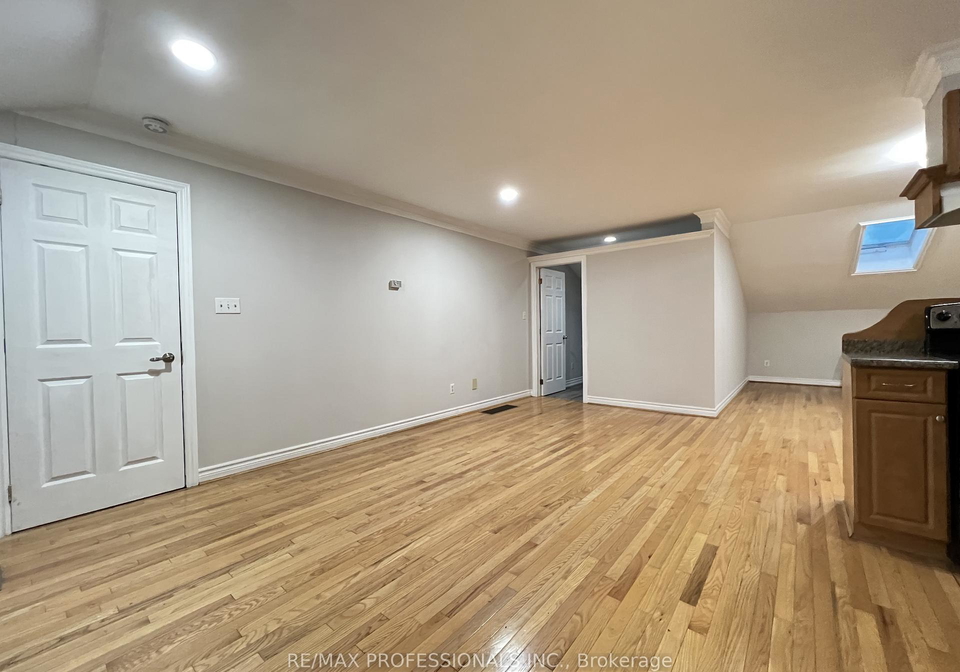 7158-bell-school-line-milton-ontario-w12693424