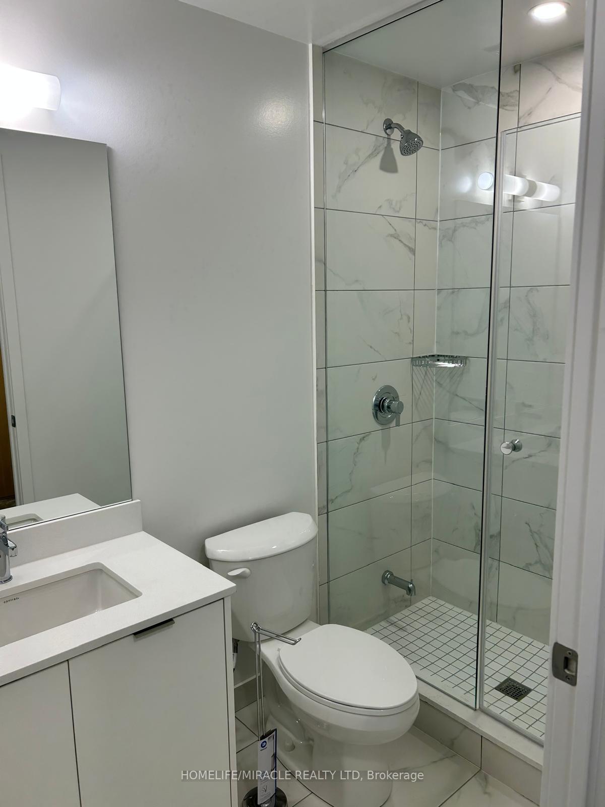 202-burnhamthorpe-road-e-mississauga-ontario-w12693538
