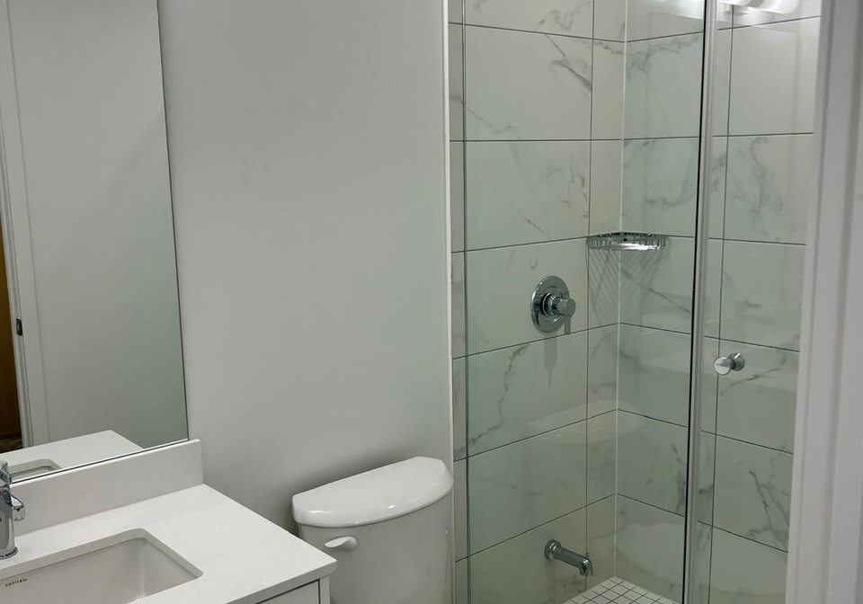 202-burnhamthorpe-road-e-mississauga-ontario-w12693538